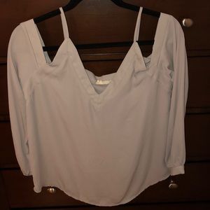 NWOT Vneck Cold Shoulder Blouse